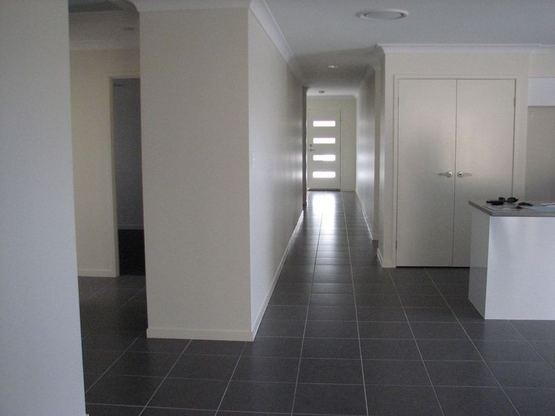 16 Fletcher Street, Pacific Pines QLD 4211