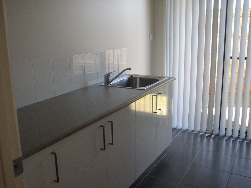 16 Fletcher Street, Pacific Pines QLD 4211