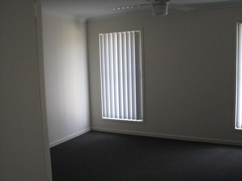 16 Fletcher Street, Pacific Pines QLD 4211