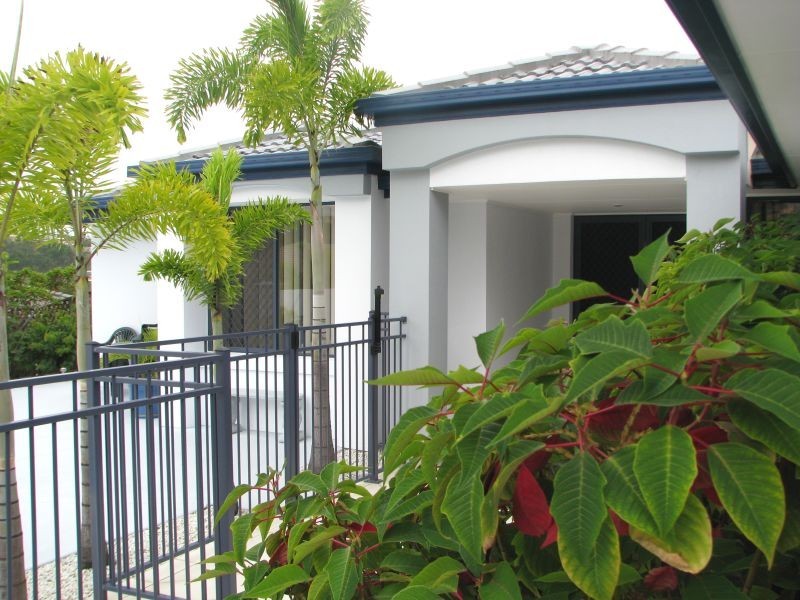 50 Carter Street, Pacific Pines QLD 4211
