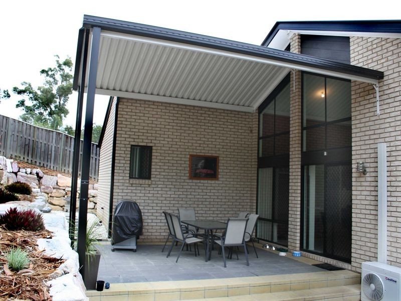 9 York Court, Pacific Pines QLD 4211