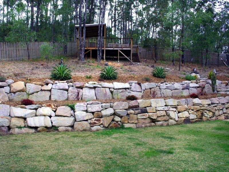 9 York Court, Pacific Pines QLD 4211