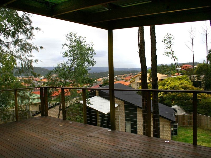 9 York Court, Pacific Pines QLD 4211