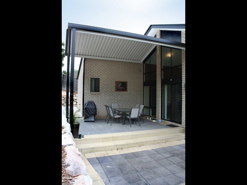 9 York Court, Pacific Pines QLD 4211