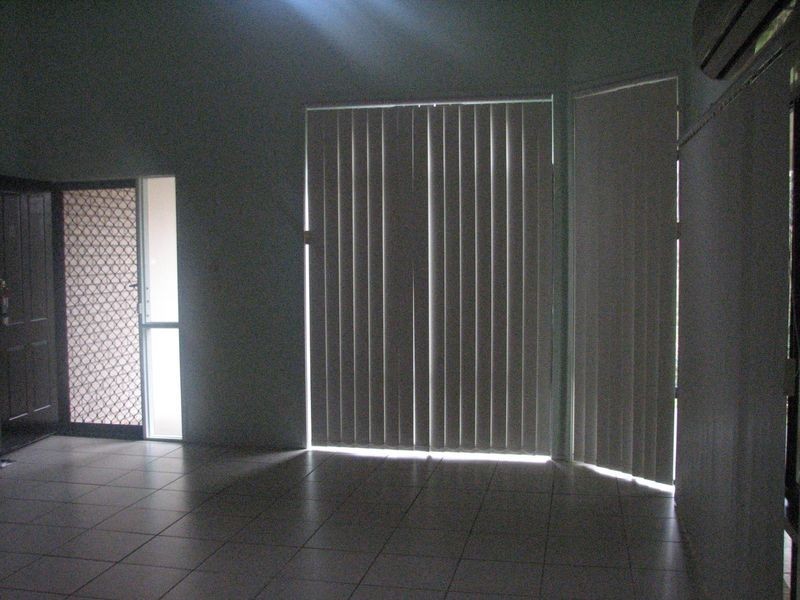 9 York Court, Pacific Pines QLD 4211