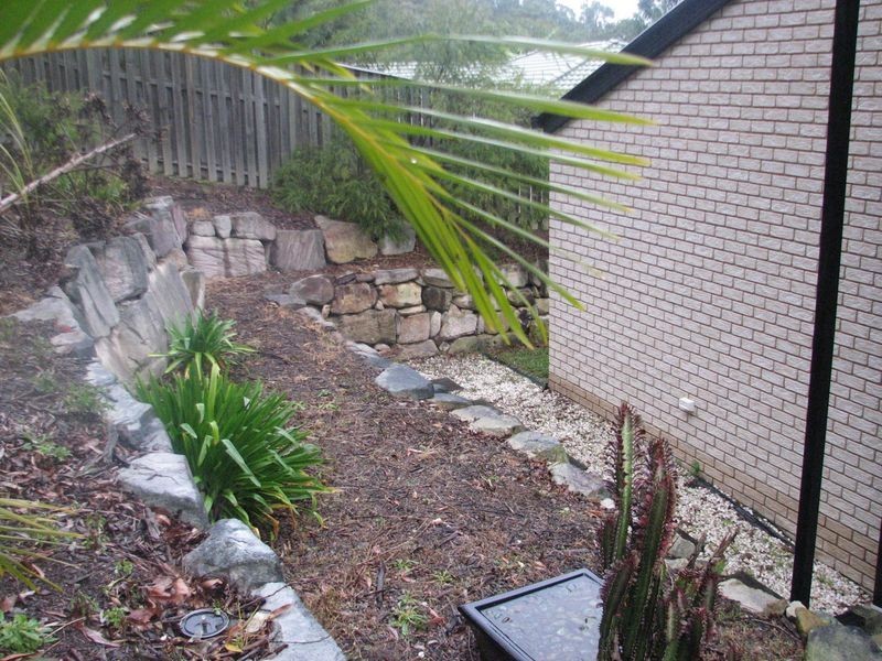 9 York Court, Pacific Pines QLD 4211