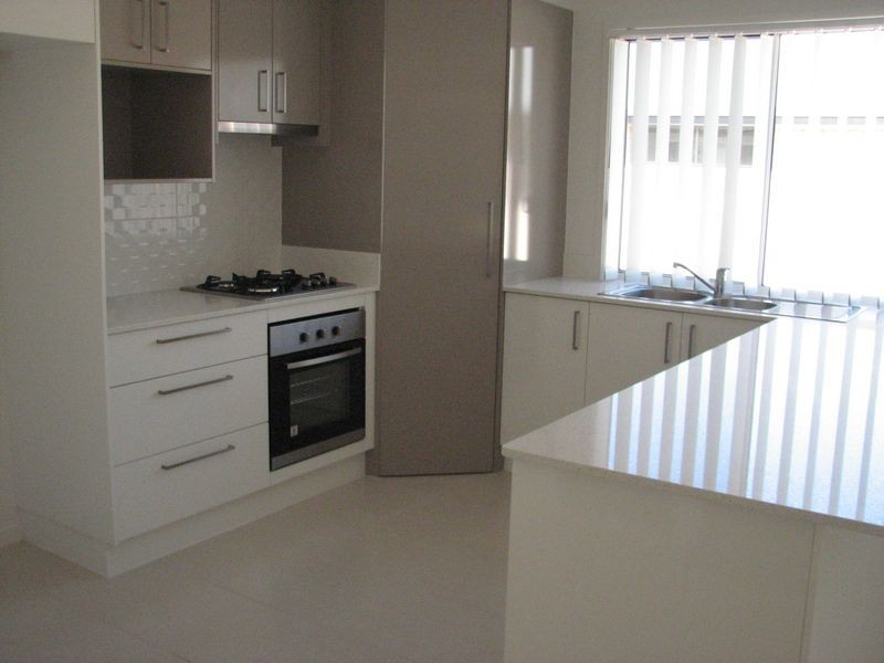 29 Hadrian Crescent, Pacific Pines QLD 4211