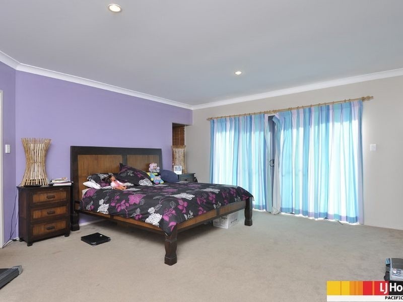 17 Davies Street, Pacific Pines QLD 4211