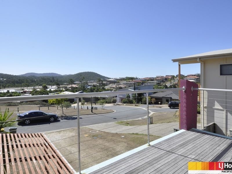 17 Davies Street, Pacific Pines QLD 4211