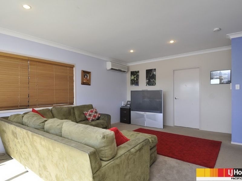 17 Davies Street, Pacific Pines QLD 4211