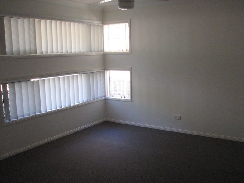 40 Aldgate Crescent, Pacific Pines QLD 4211