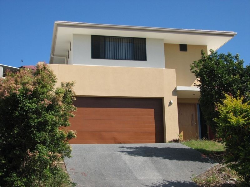 15 Bounty Way, Pacific Pines QLD 4211