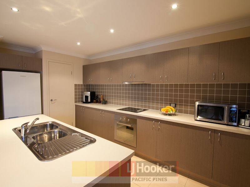 19 Chesterton Street, Pacific Pines QLD 4211