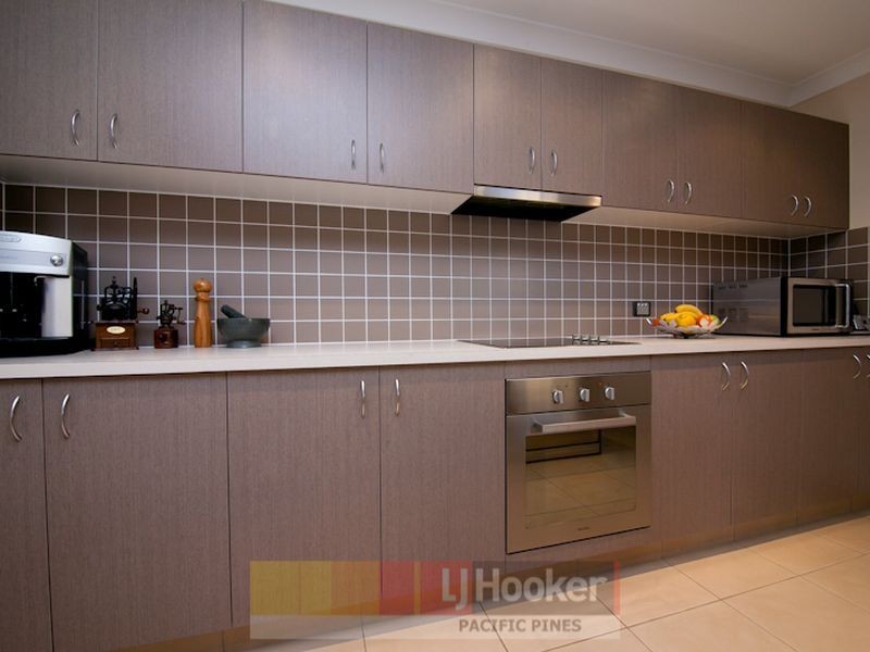 19 Chesterton Street, Pacific Pines QLD 4211