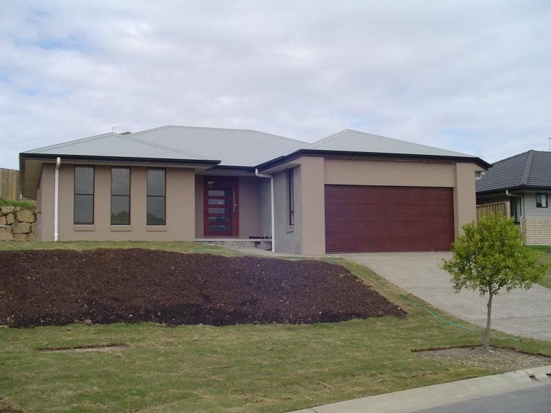 10 Willunga Street, Pacific Pines QLD 4211
