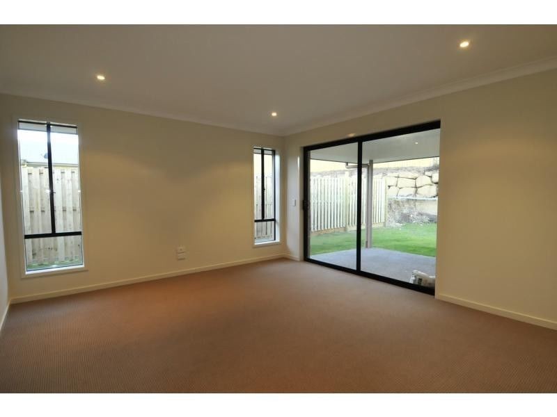 10 Willunga Street, Pacific Pines QLD 4211