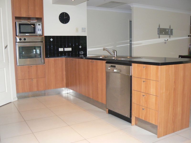 53 Victoria  Drive, Pacific Pines QLD 4211
