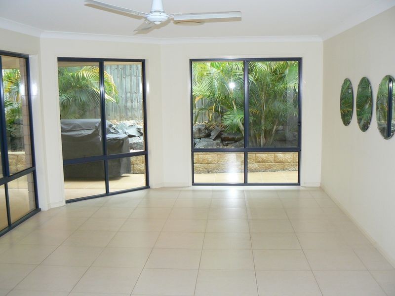 53 Victoria  Drive, Pacific Pines QLD 4211