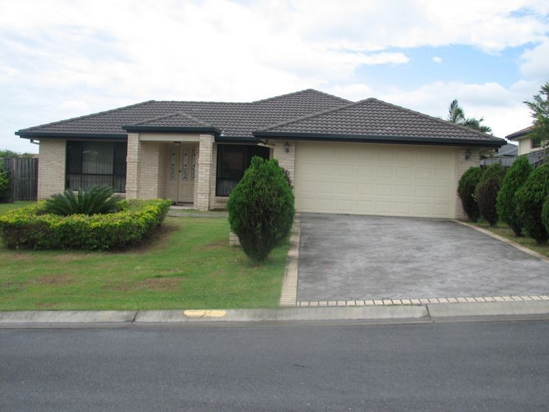 17 Pandora Crescent, Pacific Pines QLD 4211