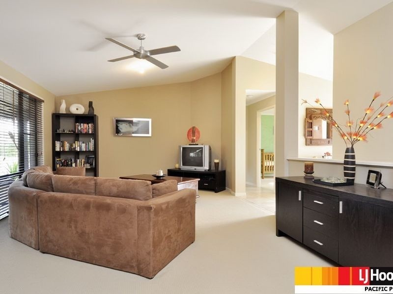 3 Angourie Court, Pacific Pines QLD 4211