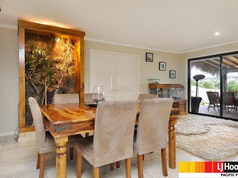 3 Angourie Court, Pacific Pines QLD 4211