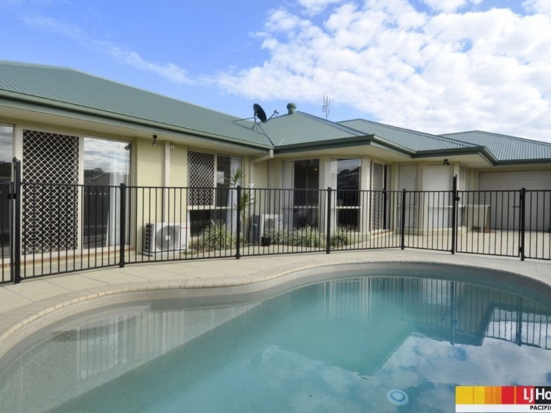 17 Blackheath Terrace, Pacific Pines QLD 4211