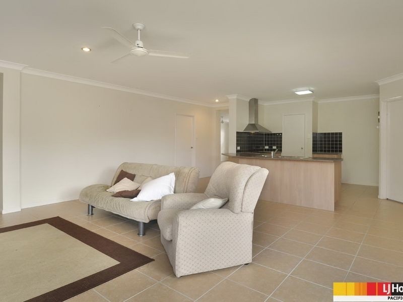 17 Blackheath Terrace, Pacific Pines QLD 4211