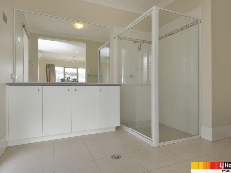 17 Blackheath Terrace, Pacific Pines QLD 4211