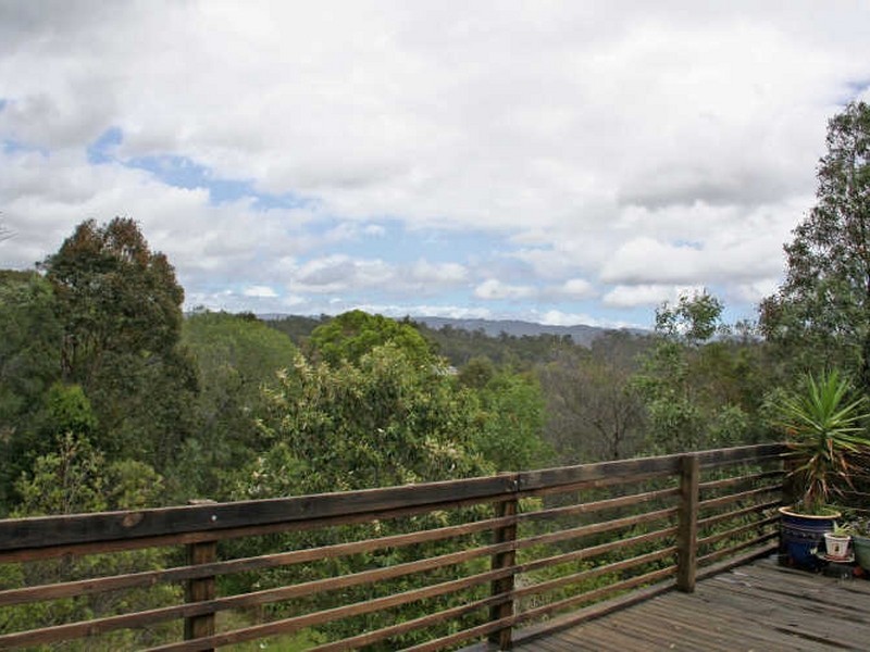 2 Guy Lane, Oxenford QLD 4210