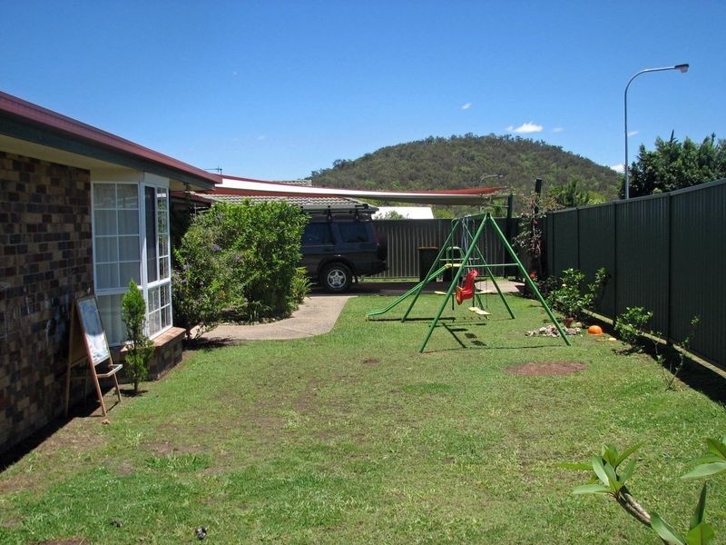 2 Guy Lane, Oxenford QLD 4210