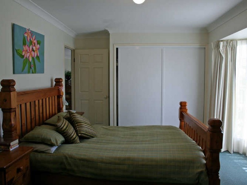 2 Guy Lane, Oxenford QLD 4210