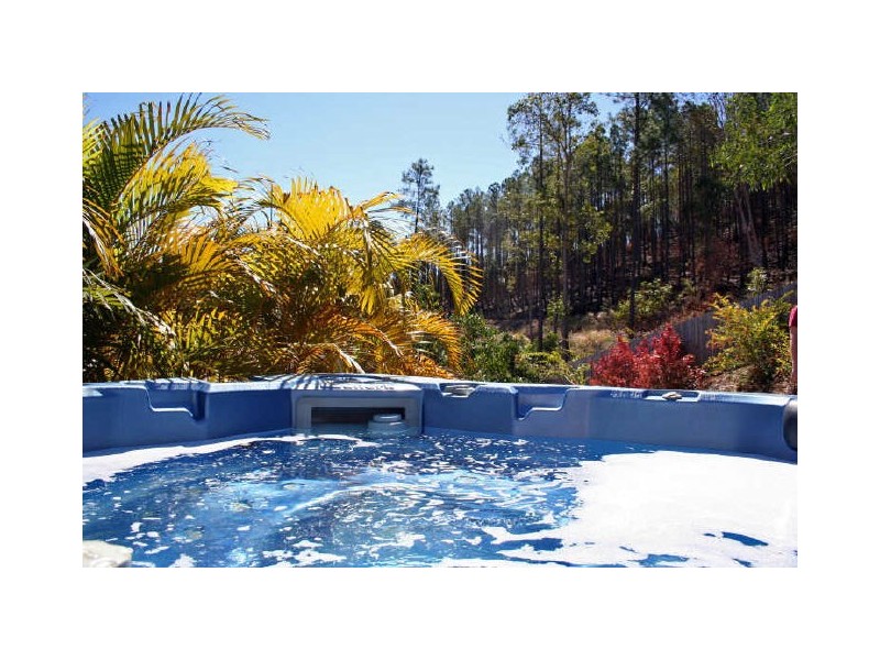 21 Rarotonga Rise, Pacific Pines QLD 4211