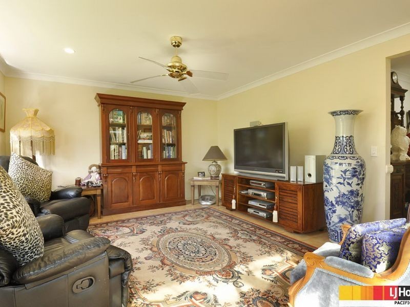11 Gambier Crescent, Pacific Pines QLD 4211