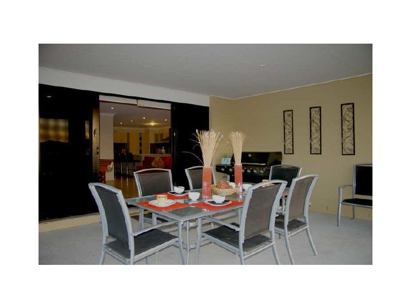 5 Sylvia Close, Pacific Pines QLD 4211