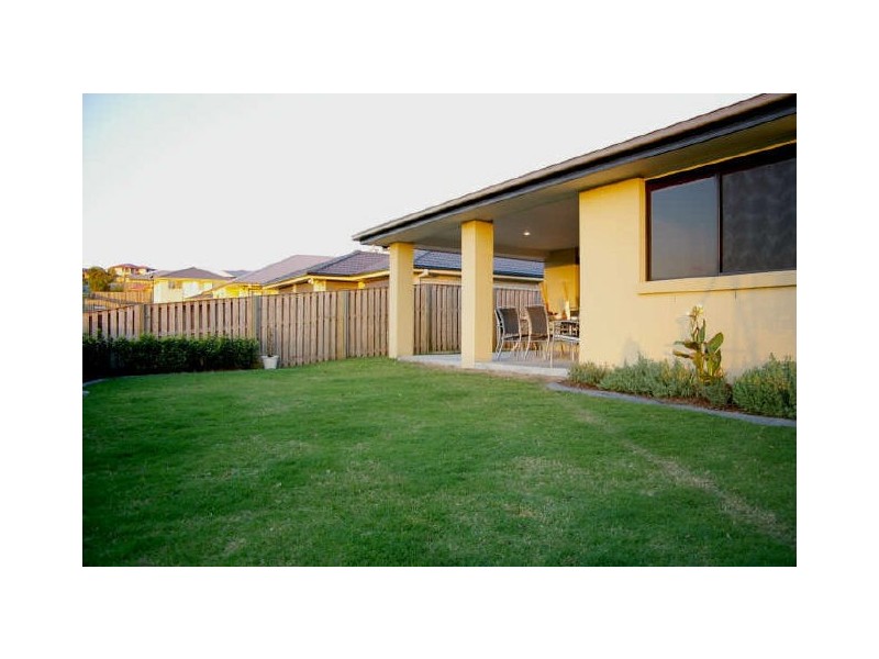 5 Sylvia Close, Pacific Pines QLD 4211