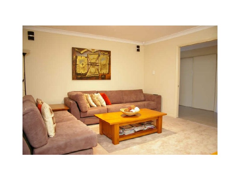 5 Sylvia Close, Pacific Pines QLD 4211