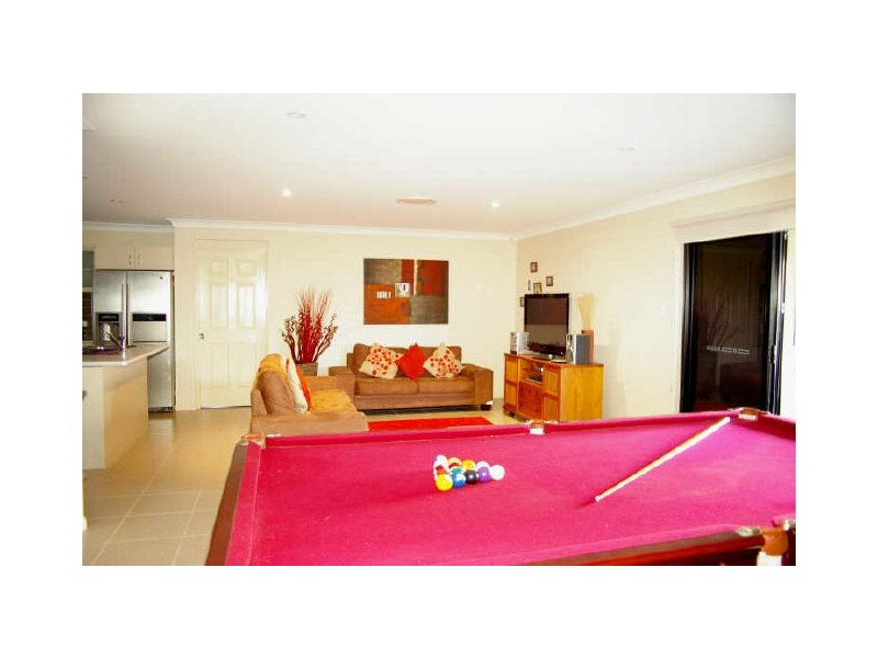 5 Sylvia Close, Pacific Pines QLD 4211