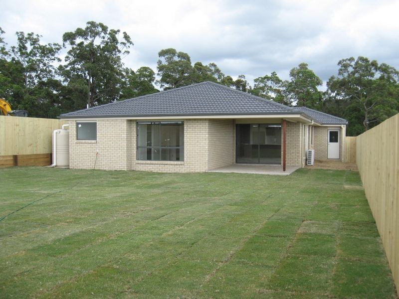 30 Fletcher Crescent, Pacific Pines QLD 4211