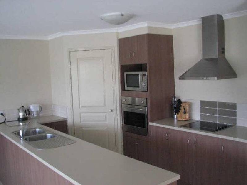 14 Govett Street, Pacific Pines QLD 4211