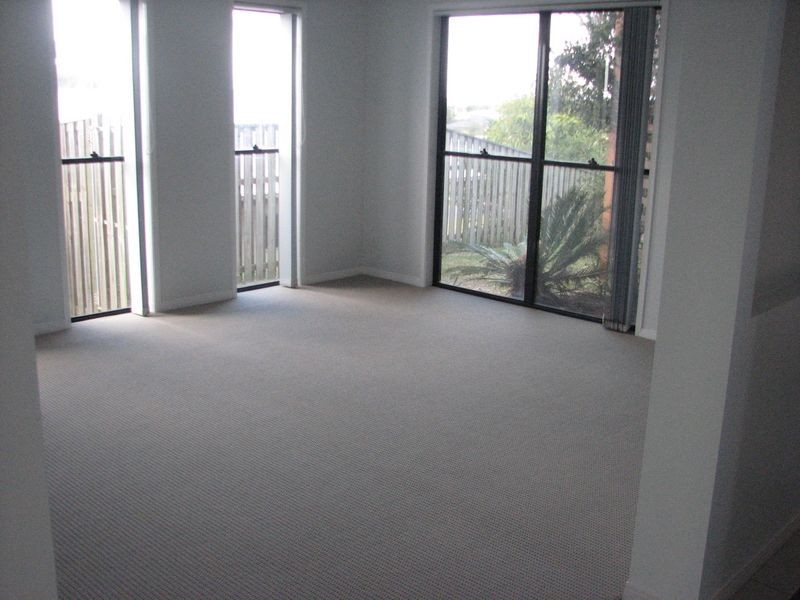 6 Coochin Lane, Pacific Pines QLD 4211