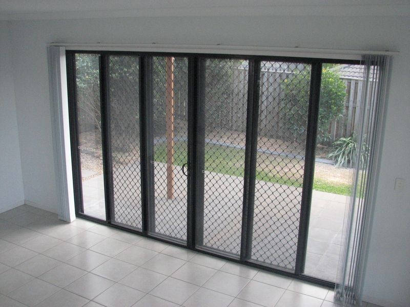 6 Coochin Lane, Pacific Pines QLD 4211