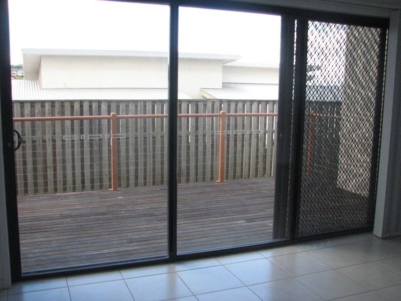 6 Coochin Lane, Pacific Pines QLD 4211