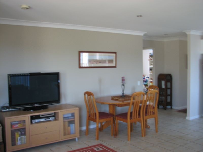 42 Catchlove Street, Maudsland QLD 4210