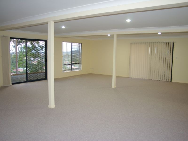 39 Midway Terrace, Pacific Pines QLD 4211