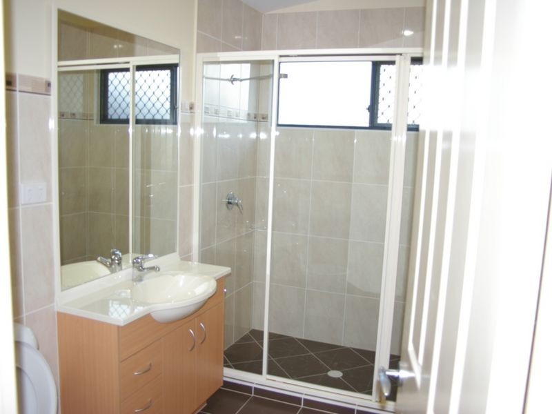 39 Midway Terrace, Pacific Pines QLD 4211