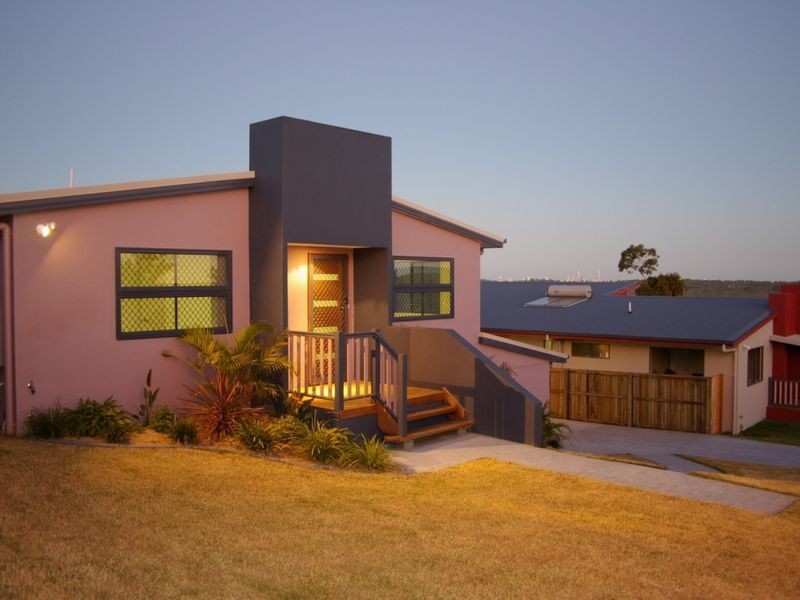 39 Midway Terrace, Pacific Pines QLD 4211