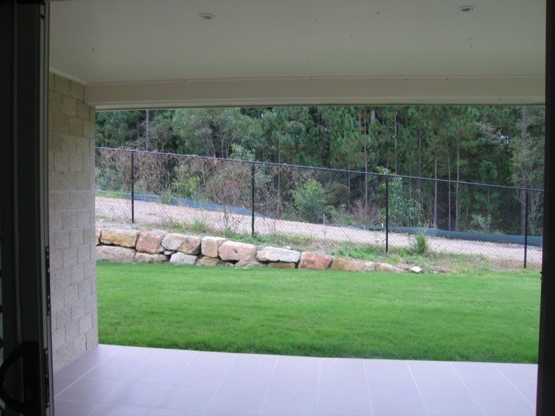 11 Bushland Place, Maudsland QLD 4210