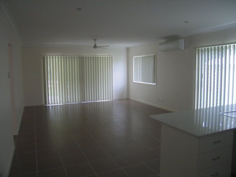 11 Bushland Place, Maudsland QLD 4210