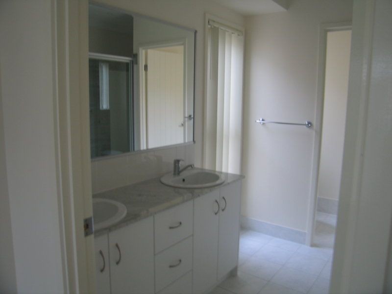 11 Bushland Place, Maudsland QLD 4210