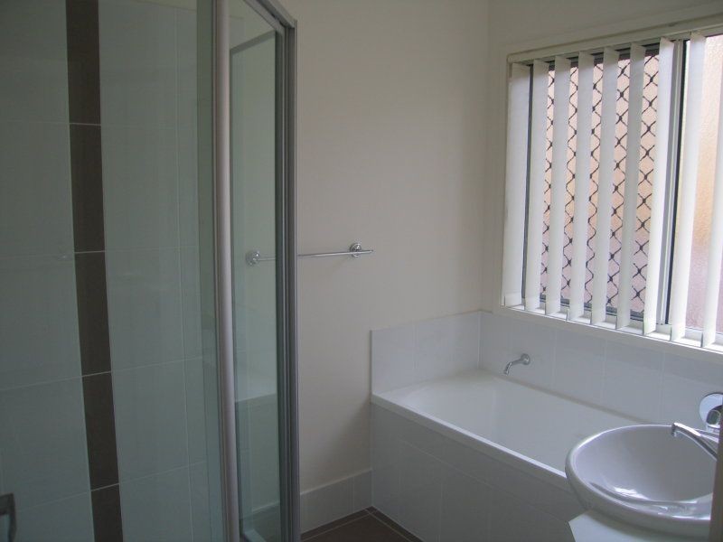 11 Bushland Place, Maudsland QLD 4210